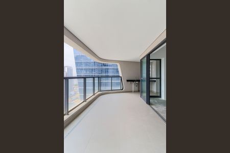 Apartamento à venda com 134m², 3 quartos e 2 vagasVaranda