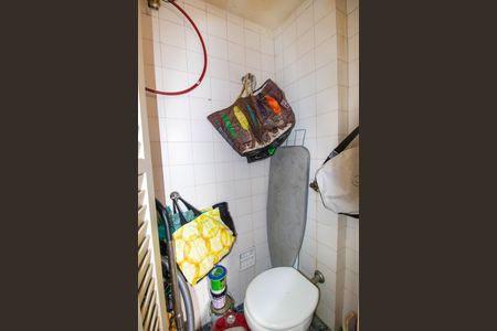 Apartamento à venda com 171m², 3 quartos e 1 vaga Apartamento à venda com 171m², 3 quartos e 1 vagaBanheiro de serviço