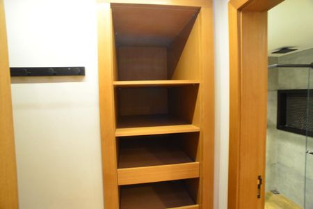 Apartamento para alugar com 75m², 2 quartos e 1 vaga Apartamento para alugar com 75m², 2 quartos e 1 vagaCloset da Suíte