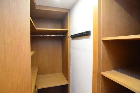 Apartamento para alugar com 75m², 2 quartos e 1 vaga Apartamento para alugar com 75m², 2 quartos e 1 vagaCloset da Suíte