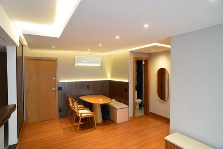 Apartamento para alugar com 75m², 2 quartos e 1 vaga Apartamento para alugar com 75m², 2 quartos e 1 vagaSala