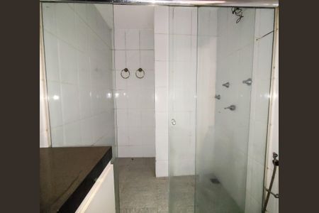 Apartamento à venda com 216m², 4 quartos e 2 vagas Apartamento à venda com 216m², 4 quartos e 2 vagasBanheiro suite 3