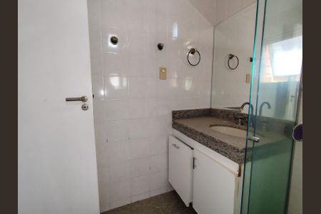 Apartamento à venda com 216m², 4 quartos e 2 vagas Apartamento à venda com 216m², 4 quartos e 2 vagasBanheiro Social