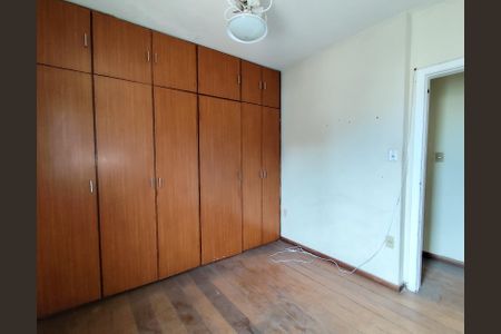 Apartamento à venda com 216m², 4 quartos e 2 vagas Apartamento à venda com 216m², 4 quartos e 2 vagassuite 1