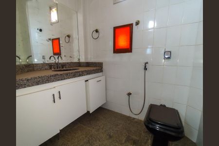 Apartamento à venda com 216m², 4 quartos e 2 vagas Apartamento à venda com 216m², 4 quartos e 2 vagasbanheiro suite 1