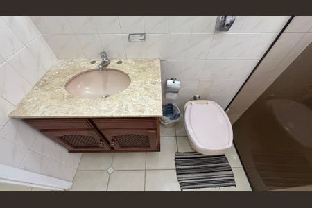 Casa à venda com 145m², 3 quartos e 2 vagasBanheiro