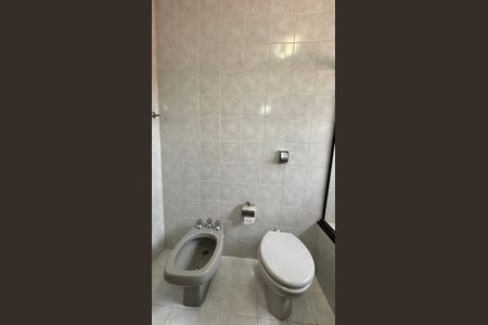 Casa à venda com 145m², 3 quartos e 2 vagasBanheiro