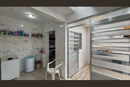 Casa à venda com 145m², 3 quartos e 2 vagasArea de Serviço