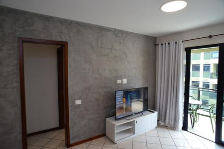 Sala de apartamento para alugar com 1 quarto, 54m² em Barra da Tijuca, Rio de Janeiro