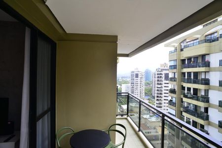 Varanda de apartamento para alugar com 1 quarto, 54m² em Barra da Tijuca, Rio de Janeiro