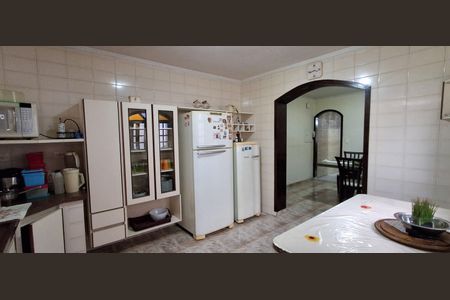 Casa à venda com 212m², 3 quartos e 2 vagasCozinha 