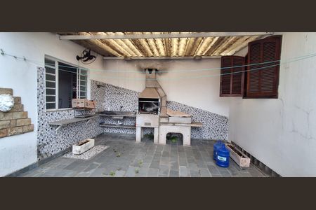 Casa à venda com 212m², 3 quartos e 2 vagasÁrea gourmet 