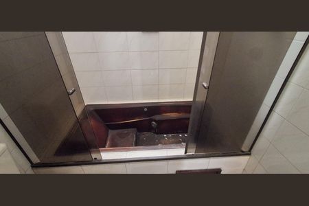 Casa à venda com 212m², 3 quartos e 2 vagasBanheiro Suíte 1