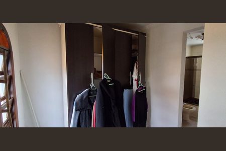 Casa à venda com 212m², 3 quartos e 2 vagasCloset