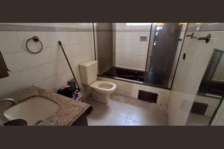 Casa à venda com 212m², 3 quartos e 2 vagasBanheiro Suíte 1