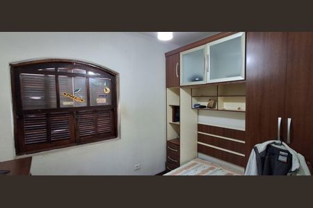 Casa à venda com 212m², 3 quartos e 2 vagasQuarto 