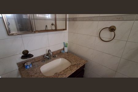 Casa à venda com 212m², 3 quartos e 2 vagasBanheiro Suíte 1