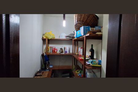 Casa à venda com 212m², 3 quartos e 2 vagasDespensa 