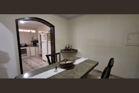 Casa à venda com 212m², 3 quartos e 2 vagasCopa