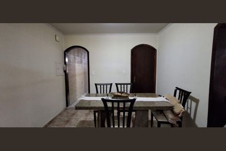 Casa à venda com 212m², 3 quartos e 2 vagasCopa