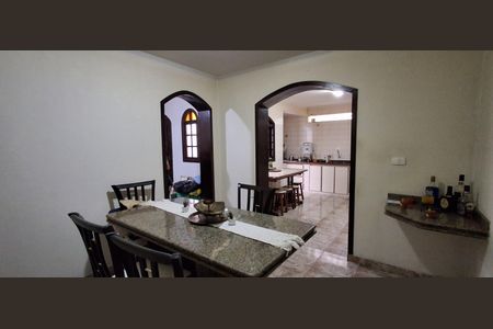 Casa à venda com 212m², 3 quartos e 2 vagasCopa