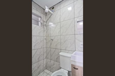 Banheiro de casa de condomínio para alugar com 1 quarto, 30m² em Vila Nina, São Paulo