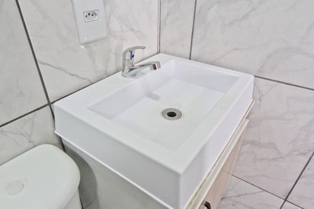 Banheiro de casa de condomínio para alugar com 1 quarto, 30m² em Vila Nina, São Paulo