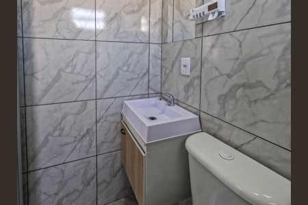 Banheiro Social de casa de condomínio para alugar com 1 quarto, 30m² em Vila Nina, São Paulo