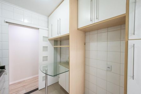 Apartamento para alugar com 67m², 2 quartos e 2 vagasCozinha