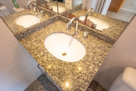 Apartamento para alugar com 67m², 2 quartos e 2 vagasBanheiro da Suíte