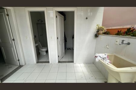 Casa de condomínio à venda com 335m², 4 quartos e 3 vagasÁrea de Serviço 1