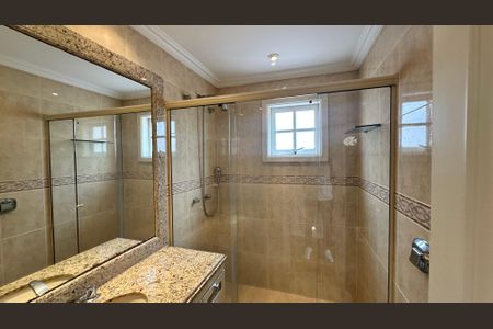 Casa de condomínio à venda com 335m², 4 quartos e 3 vagasBanheiro da Suíte 2