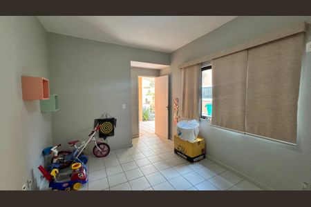 Casa de condomínio à venda com 335m², 4 quartos e 3 vagasQuarto de Serviço