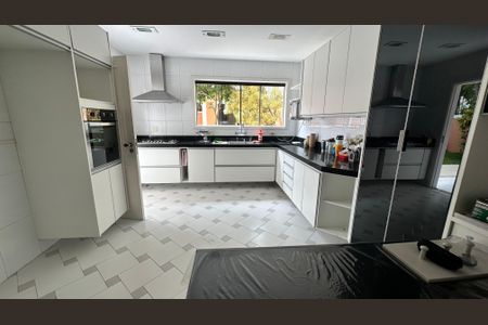 Casa de condomínio à venda com 335m², 4 quartos e 3 vagasCozinha