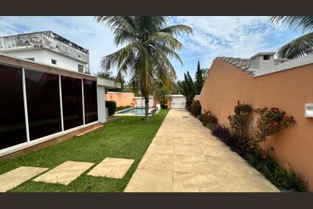 Casa de condomínio à venda com 335m², 4 quartos e 3 vagasQuintal