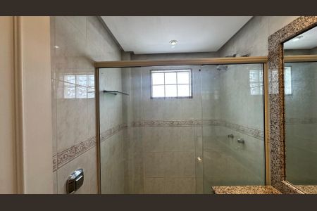 Casa de condomínio à venda com 335m², 4 quartos e 3 vagasBanheiro da Suíte 1