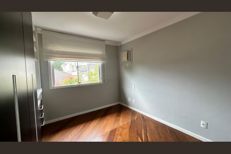 Casa de condomínio à venda com 335m², 4 quartos e 3 vagasSuíte 1