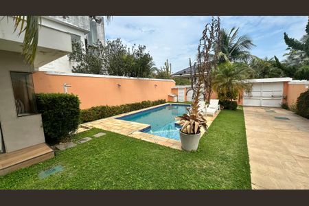 Casa de condomínio à venda com 335m², 4 quartos e 3 vagasPiscina