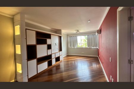 Casa de condomínio à venda com 335m², 4 quartos e 3 vagasSuíte 3