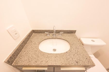 Banheiro Social de kitnet/studio à venda com 1 quarto, 19m² em Vila Clementino, São Paulo