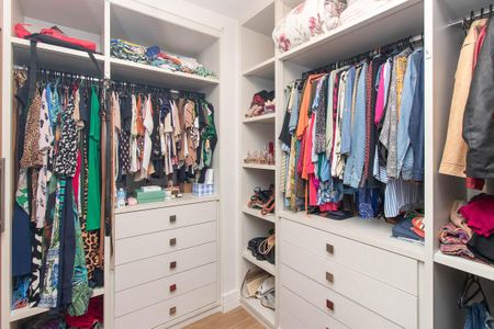 Apartamento à venda com 100m², 2 quartos e 2 vagasCloset da suíte 1