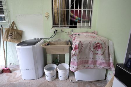 Casa à venda com 154m², 2 quartos e 2 vagas Casa à venda com 154m², 2 quartos e 2 vagasÁrea de Serviço