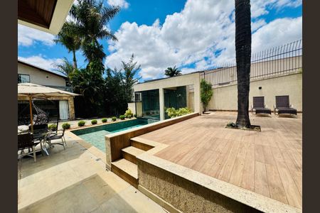 Casa à venda com 4 quartos, 1000m² em Santa Branca, Belo Horizonte