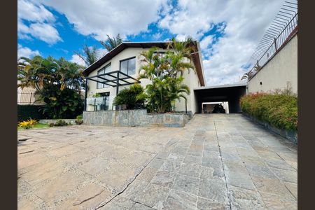 Casa à venda com 4 quartos, 1000m² em Santa Branca, Belo Horizonte