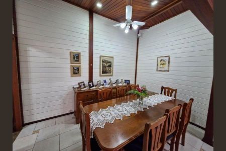 Casa à venda com 4 quartos, 337m² em Parque das Universidades, Campinas