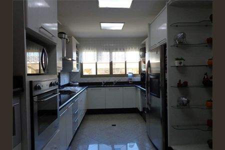 Casa de condomínio à venda com 450m², 4 quartos e 4 vagas