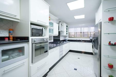 Casa de condomínio à venda com 450m², 4 quartos e 4 vagas