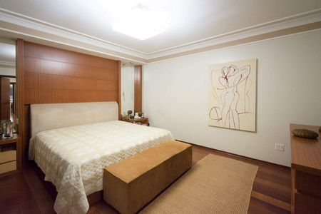 Casa de condomínio à venda com 450m², 4 quartos e 4 vagas