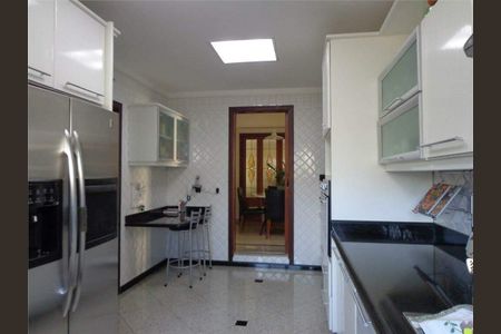 Casa de condomínio à venda com 450m², 4 quartos e 4 vagas