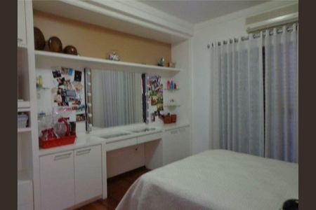 Casa de condomínio à venda com 450m², 4 quartos e 4 vagas